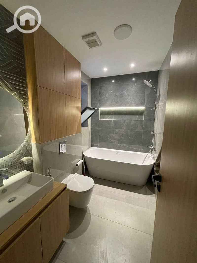 12 5f11f423-79aa-4aac-81a6-3e19f8a828fb. jpeg