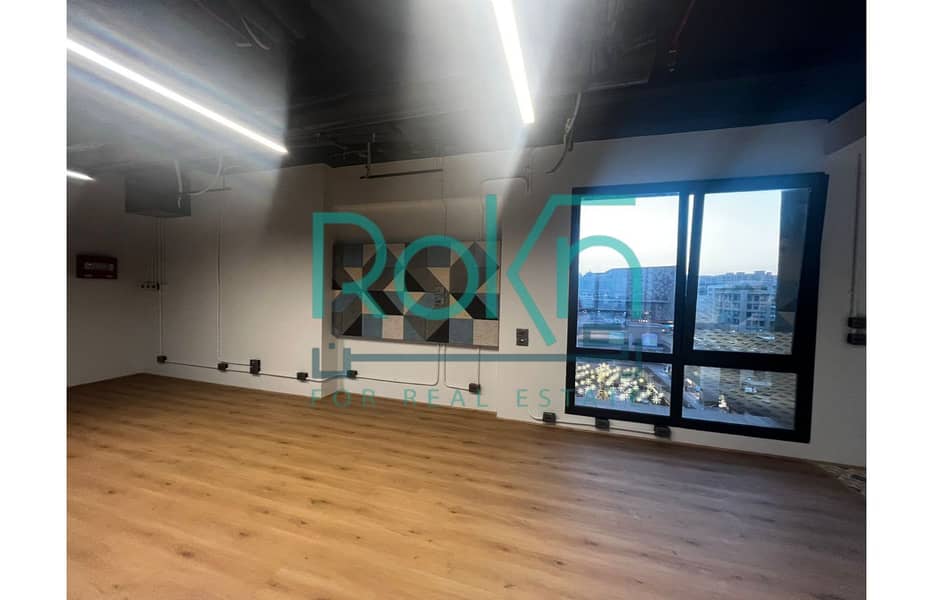 7 98de16b0-0270-4ff1-8f10-6c344a463c65. jpg