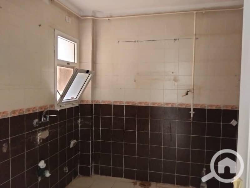 5 327b3775-bab8-4f10-acdf-5a69c1b732de. jpg