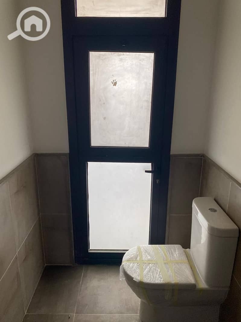 18 b2d0f556-500c-413f-8b0c-2da5ec9f4561. jpeg