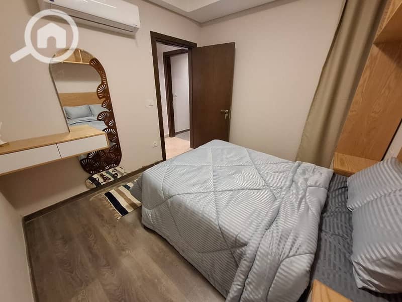 4 98589fea-c13a-4b2f-977e-0806ce847542. jpg