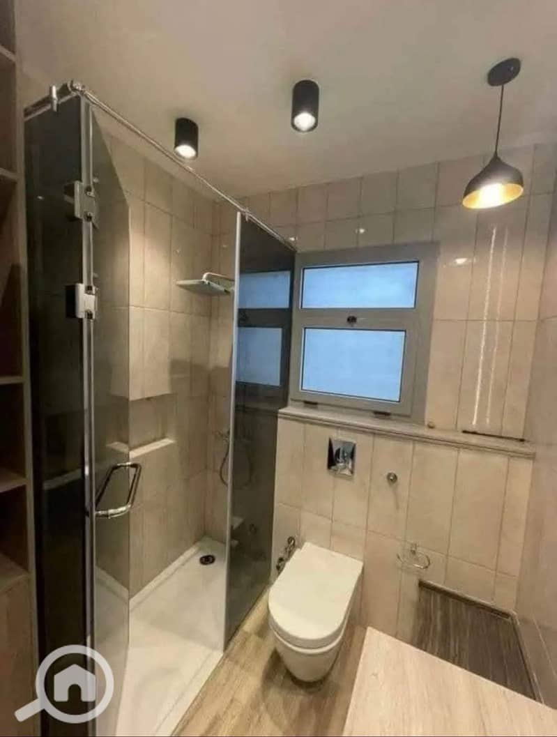 10 b5ab2571-76cc-4503-8507-a77705ebaa76. jpg