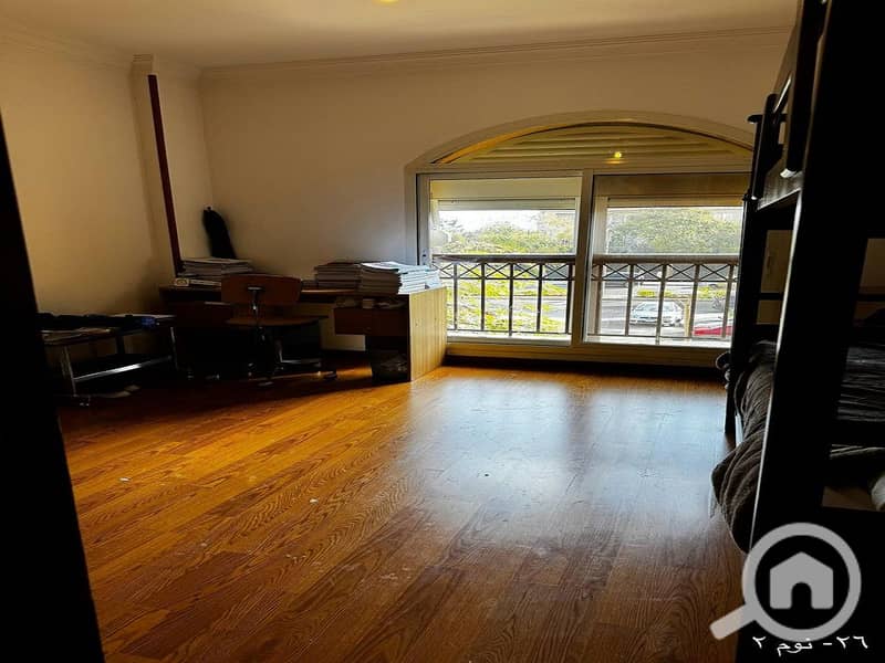 7 049db5fb-053a-4b31-a973-a903e6ec93f5. jpeg