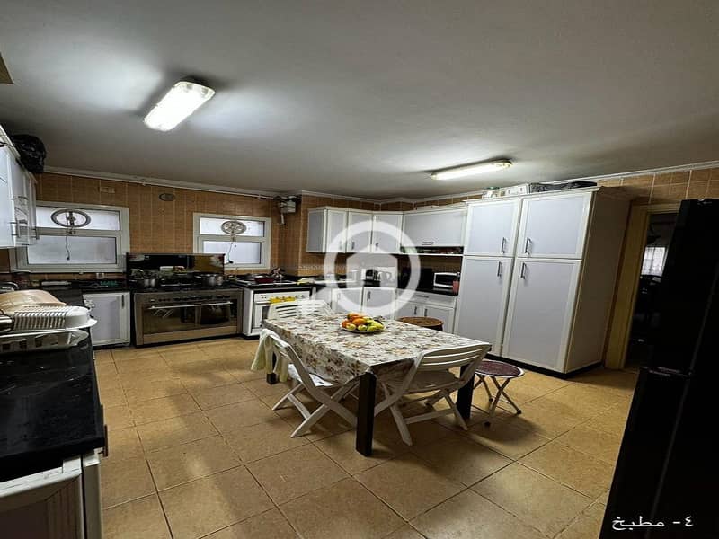 13 341a81fc-6f9a-4664-9c09-abf2d30f60ce. jpeg