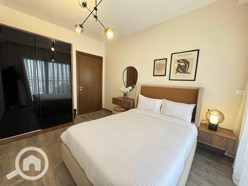 7 5f2b6e46-2aee-4fd5-a15f-d8f5bdab3b46. jpg