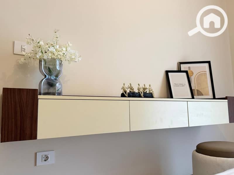 25 e4703303-a72a-4a12-95a8-efce5a57657f. jpg