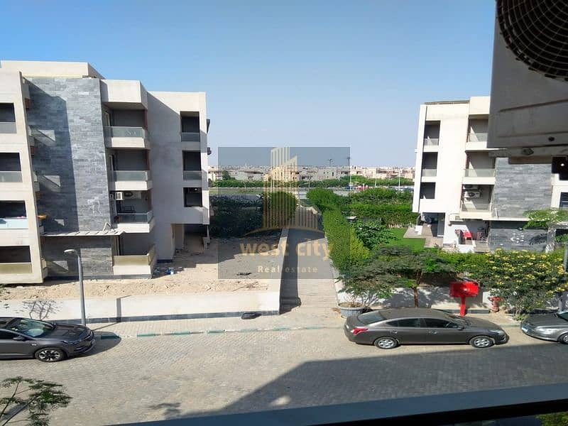 8 d0e807e2-c2f1-42a8-8f1e-88231de8d4c4. jpg