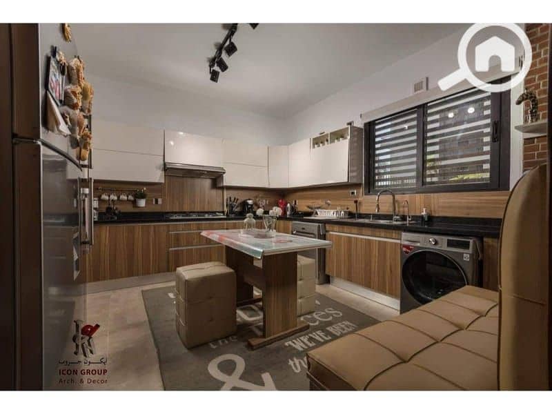 11 656048c2-8496-47a0-9477-f5d016952a93. jpg