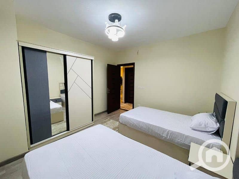 8 cb113d1a-d1cd-48c7-b056-81994fa01167. jpg