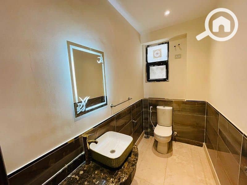 9 2c5ebfc7-033b-487c-8453-71f12c1795a0. jpg