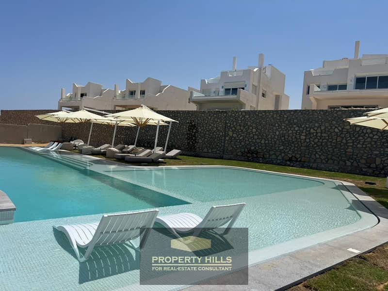 10 0fb96bdc-883c-41f2-a996-2e114d1a3e8e. jpg