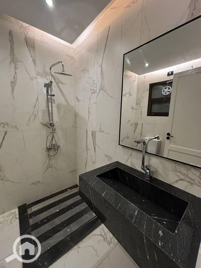 8 055a3736-ba92-4853-8dd0-17d26bd68768. jpeg