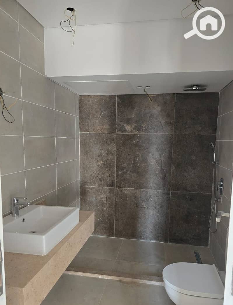 10 WhatsApp Image 2025-08-19 at 17.50. 17_46d49159. jpg