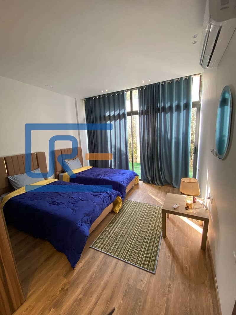 4 4f15e52a-3f76-417f-a6ed-3d4158fcb35c. jpeg