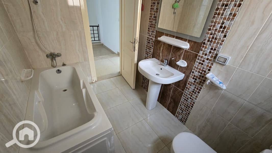 3 1c5cdd21-792a-48e8-9308-dd1b83655d36. jpeg