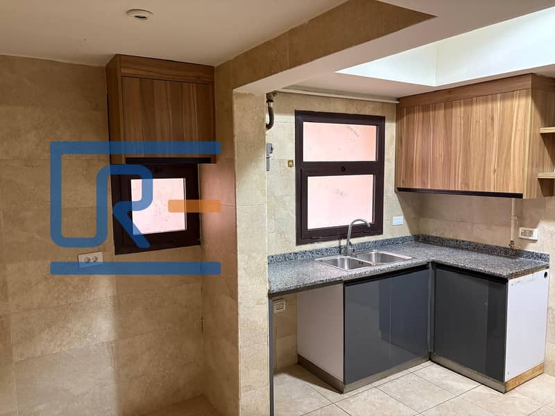 4 3e6909d2-7e25-4fd6-b77e-ef8336566cf3. jpeg