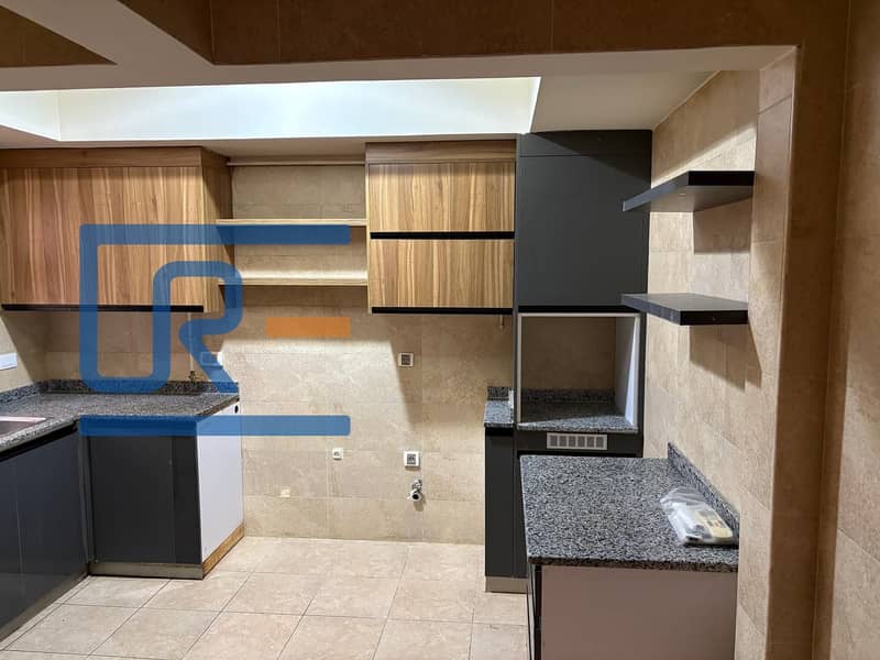 12 d66d7921-29a8-43da-b929-bd6db49b1b3f. jpeg