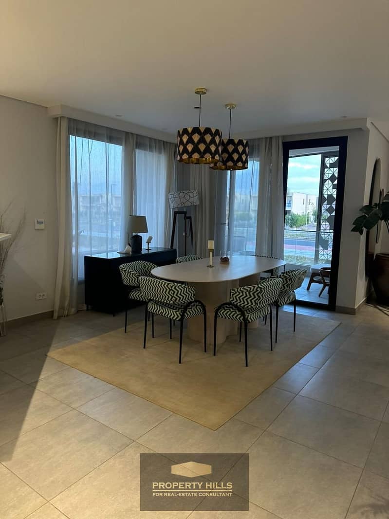 10 c02ff8c5-b9a3-4518-bec8-a3c7caa89d9f. jpg