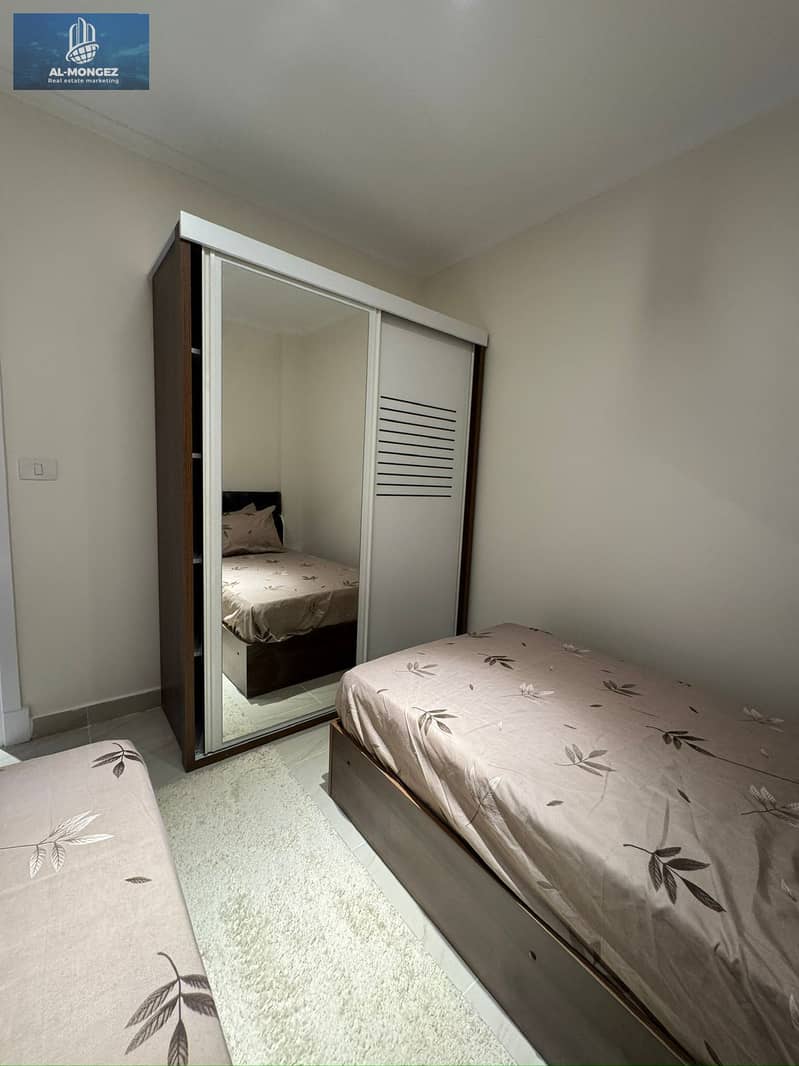 10 c682324a-3fc1-4990-b3fe-03e81f0c5867. jpg