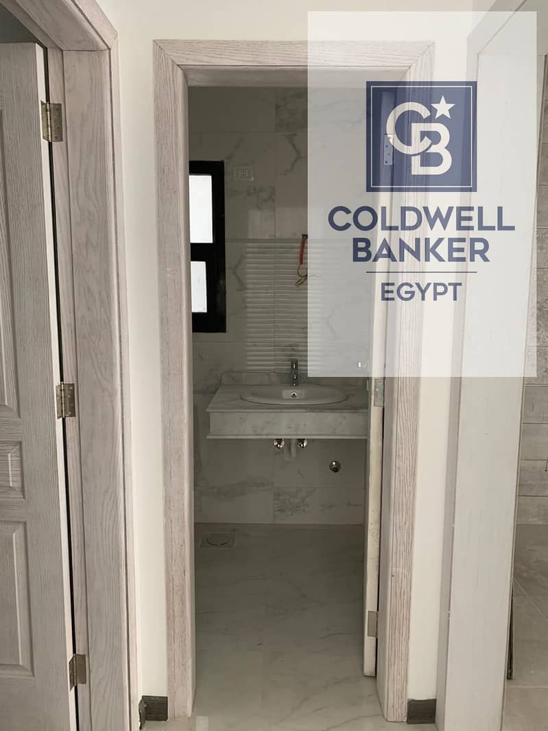 8 30b13015-6338-4b06-b514-421cda8633bd. jpg