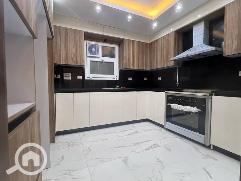 7 079b014b-2523-46c5-a602-087d3dbd7ed5. jpg