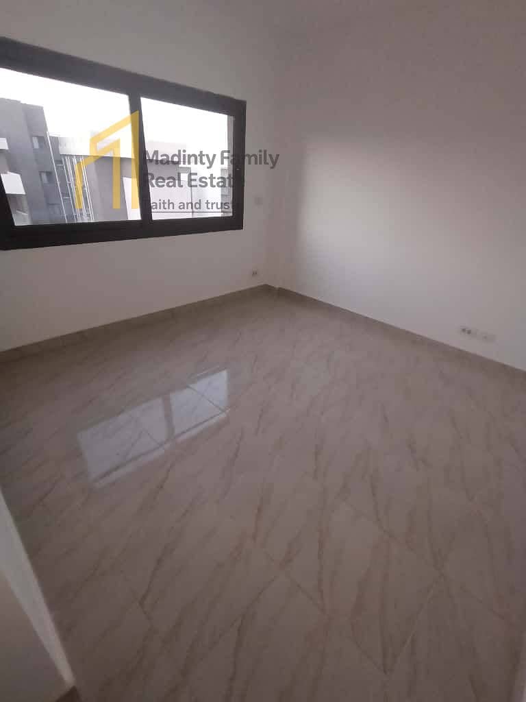 3 WhatsApp Image 2025-10-24 at 18.27. 18 (2). jpeg