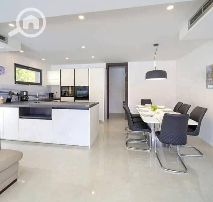 9 FB_IMG_1758785465013. jpg