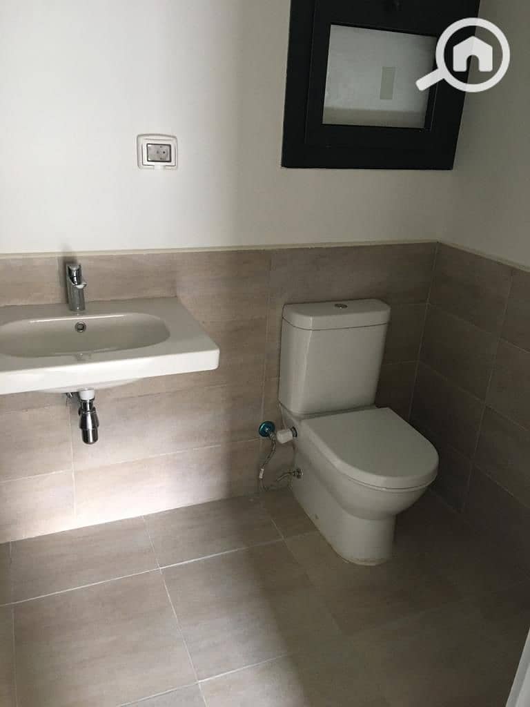 4 240074fe-a307-4c5c-a0c9-f220febdfa15. jpeg