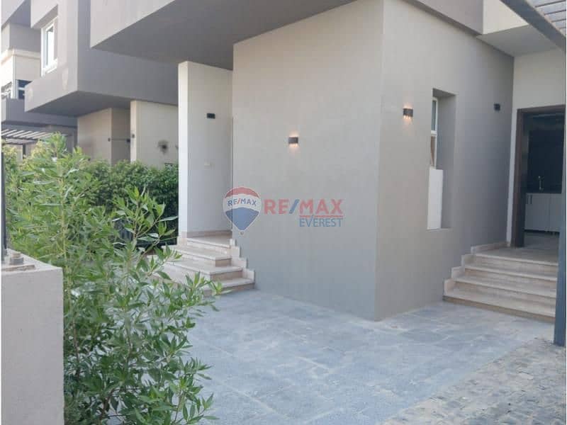 3 4b759ad4-92df-49f8-8b7d-a00ef56701df. jfif. jpg