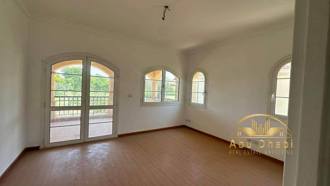 10 d6c0abed-00e7-4943-a3fc-2af5cbd335a5. jpg