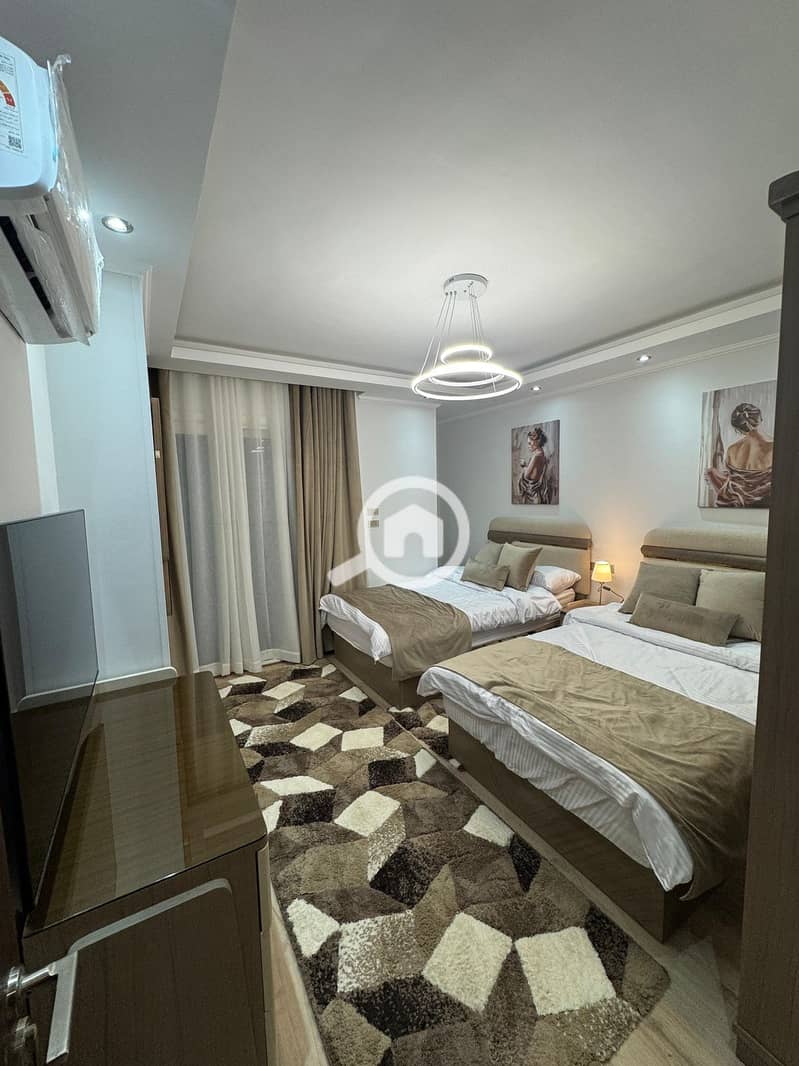 4 6700691d-fe96-4e31-8d08-d2016b61261f. jpg