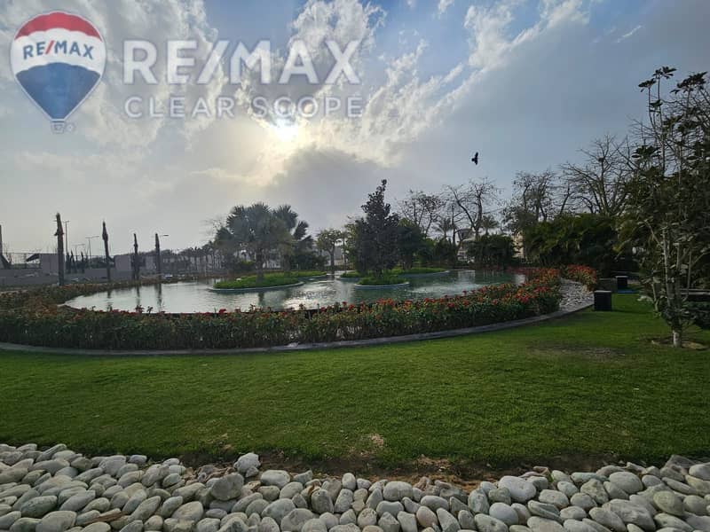 8 e3aeb00e-3cd6-45f8-8b6a-3c9748ccda64. jpg