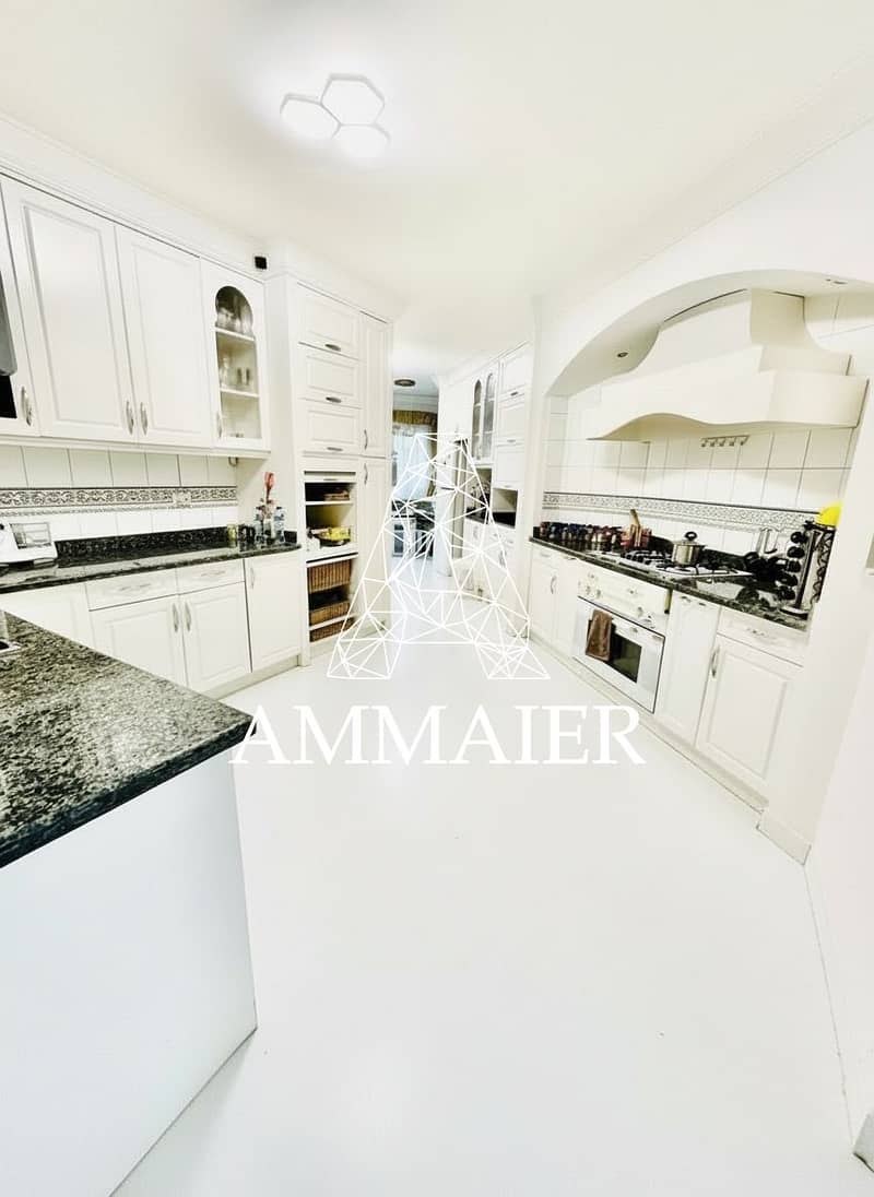 4 0091e2fe-f496-472e-bf7e-860fa4b28a1a. jpg