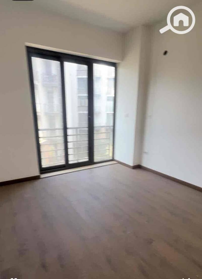 10 0f7443dc-5be4-4937-a3aa-647c514da32b. jpg