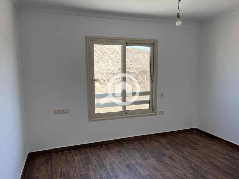 3 7e072838-434f-4a0b-84d6-fc005e6a6b42. jpg