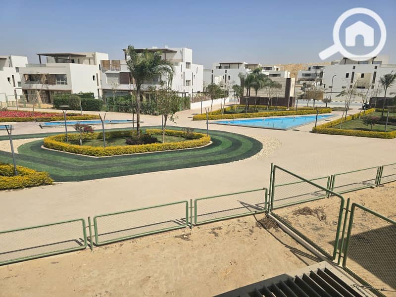 12 490238819_2431160263921471_3676277369422371940_n. jpg