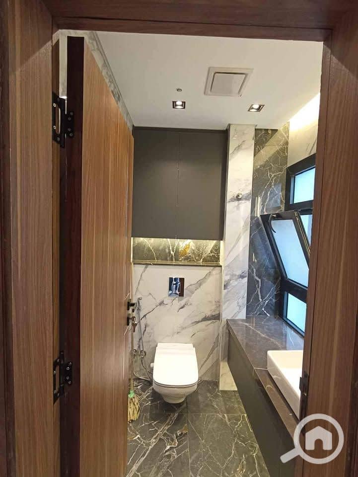 10 489804597_2208139562975232_8633663934387394003_n. jpg