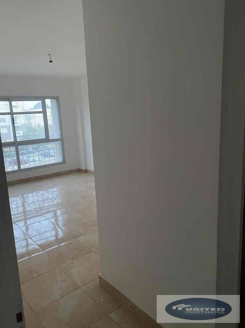 18 f054c8ff-01fd-4ddb-87ee-77a9cab38f6d. jpg