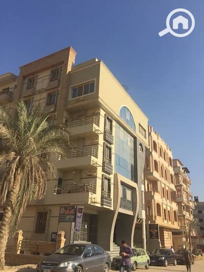 شقة 3 غرف نوم للبيع في المقطم، القاهرة - شقة للبيع بالمقطم الهضبة الوسطى 185م الحي الثامن امام كارفور الدائري
