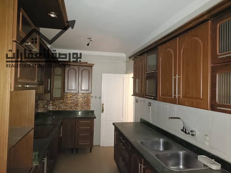 10 b1026d3e-c62d-48b6-a4b8-3fda79909cca. jpg