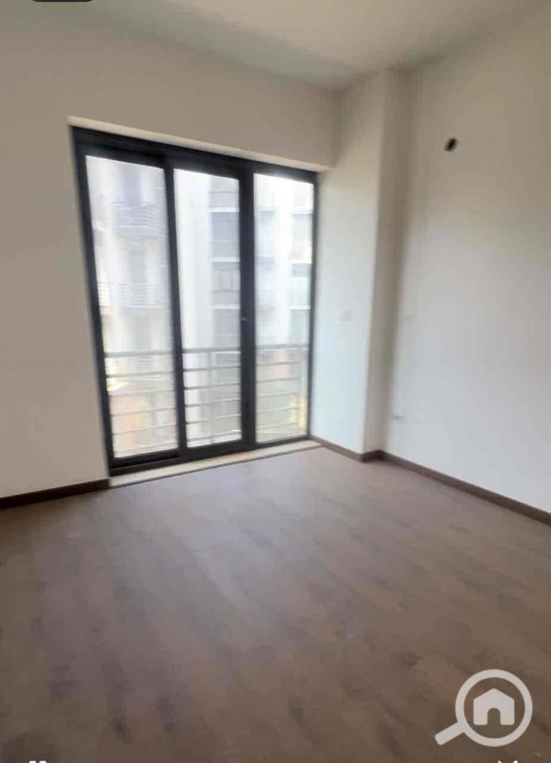 10 0f7443dc-5be4-4937-a3aa-647c514da32b. jpg