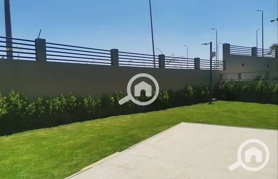 7 32706272-800x600. jpg