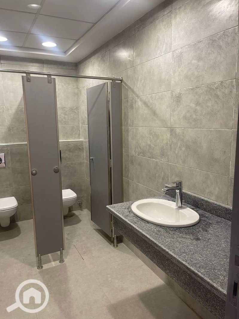 4 02ebb641-f66c-4c5d-af2e-b2c311efdc98. jpeg