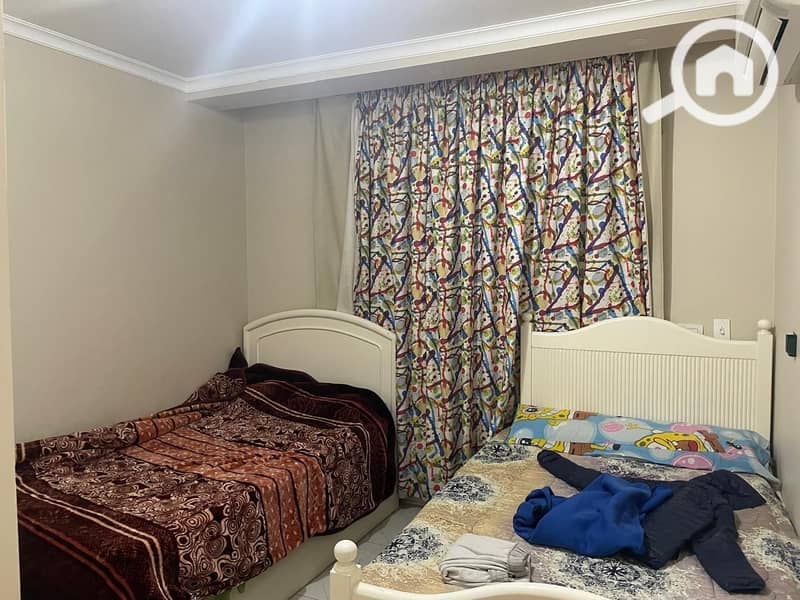 4 896a627e-4c4a-44ce-8aec-9ce7f791d03e. jpg