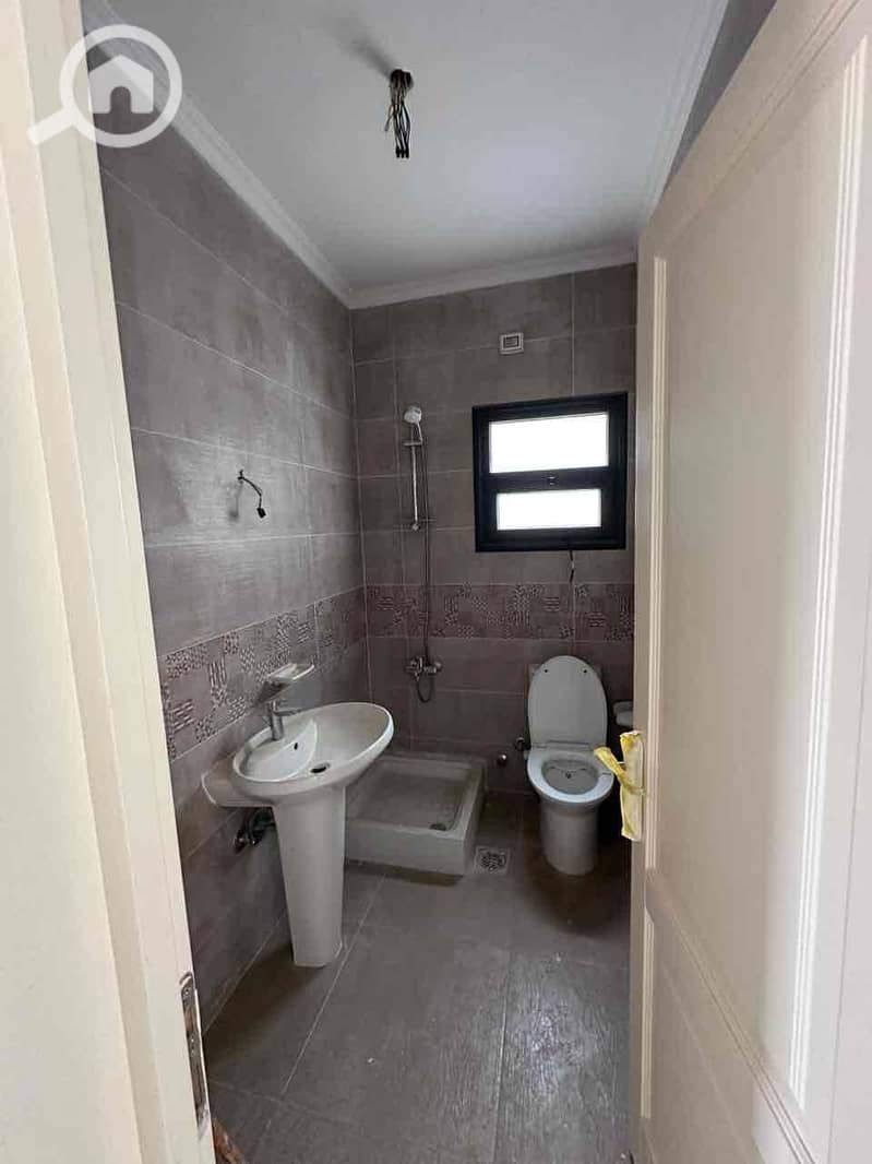 2 3049ae8f-302f-4921-82ce-da394f6bfcc4. jpg