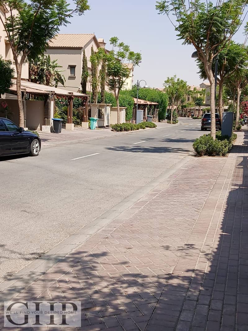 6 2f7ad109-996c-4c2c-a438-af59333a5945. jpg