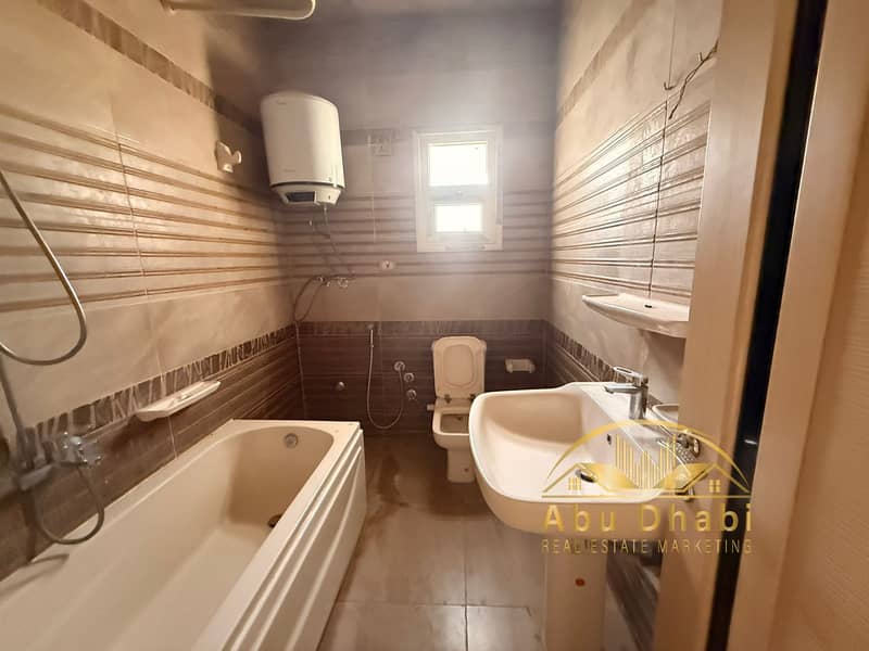 10 9c5b3e56-3ec9-4905-8474-a4e857402828. jpg