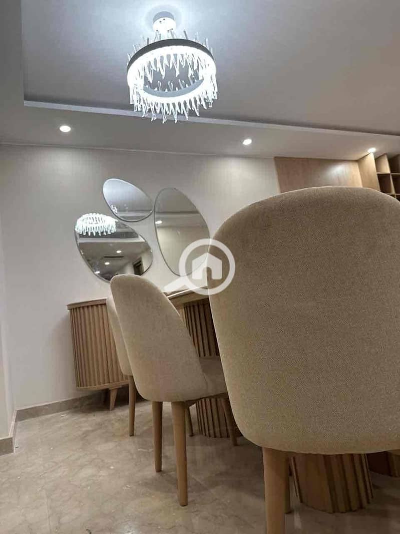 4 27d9bcea-4546-49e6-bf53-6e14c489f4d5. jpg