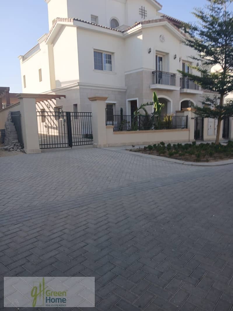 12 6cd6ec1b-8b52-4a59-a7fb-ea451c50de42. jpg