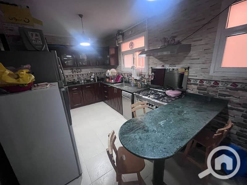 4 44c97b55-81a4-4c84-b7d8-9c8eca3d4bd8. jpeg